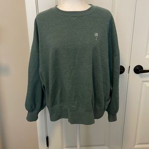Billabong green crewneck.